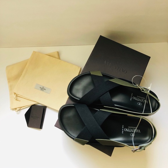 💙SOLD💙Valentino Garavani Men's Black Sandals - Picture 6 of 10